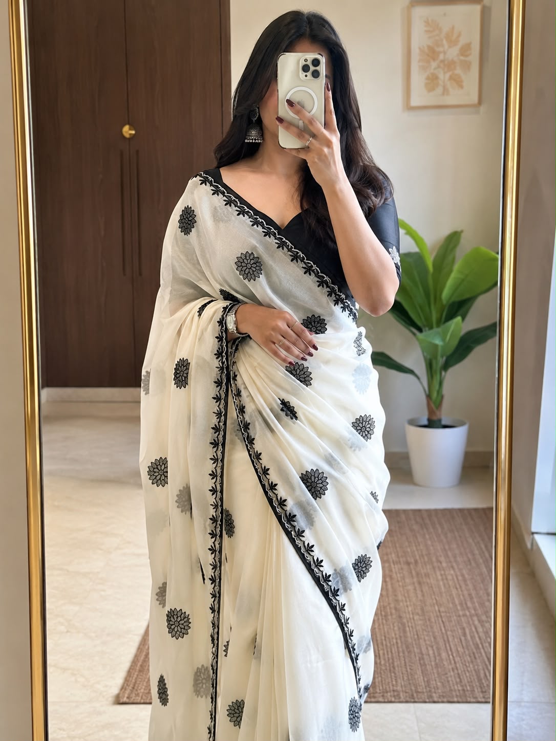 Elegant Ivory White Star Georgette Embroidered Saree with Floral Motifs & Running Blouse